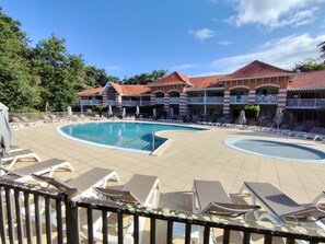 Outdoor pool - 🌊 🌳Medoc at its Best for a Peaceful retreat 500m from Beach (Soulac-sur-Mer)