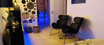 Cozy 1-bedroom Sauna studio in beautiful Prague with WiFi, AC, FREE BREAKFAST
