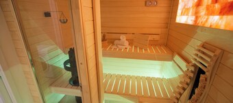 Prague Sauna studio with FREE SAUNA, WiFi, AC, BREAKFAST