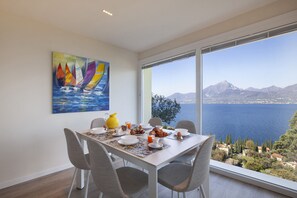 تناول الطعام