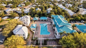 Exterior - Pool Days. Beach Nights. 1st Floor Condo – Near Public Beach & BMB Fun (Santa Rosa Beach)