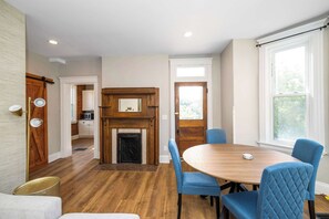 House, Multiple Beds, Balcony, City View (Ludlow Lodge w/ City Views) | Dining