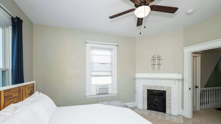 Ludlow Lodge w/ City Views