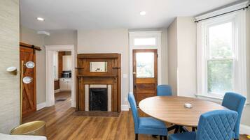 House, Multiple Beds, Balcony, City View (Ludlow Lodge w/ City Views) | Dining