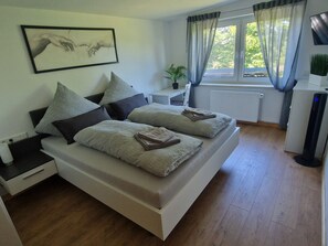 1 Schlafzimmer, Reisekinderbett, WLAN, Bettwäsche