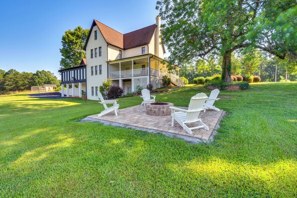 House (4 Bedrooms) | Front of property - Home w/ Fire Pit on 27 Acres in Walhalla! (Walhalla)