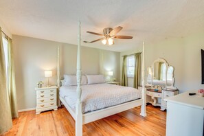 House (4 Bedrooms) | Interior - Home w/ Fire Pit on 27 Acres in Walhalla! (Walhalla)