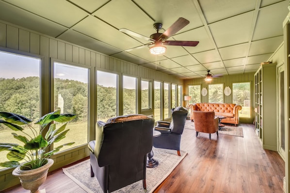 House (4 Bedrooms) | Interior