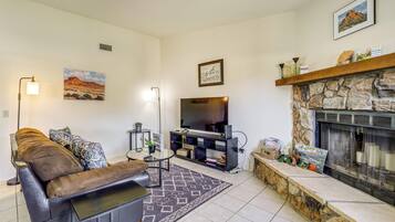 Apartment (2 Bedrooms) | Front of property