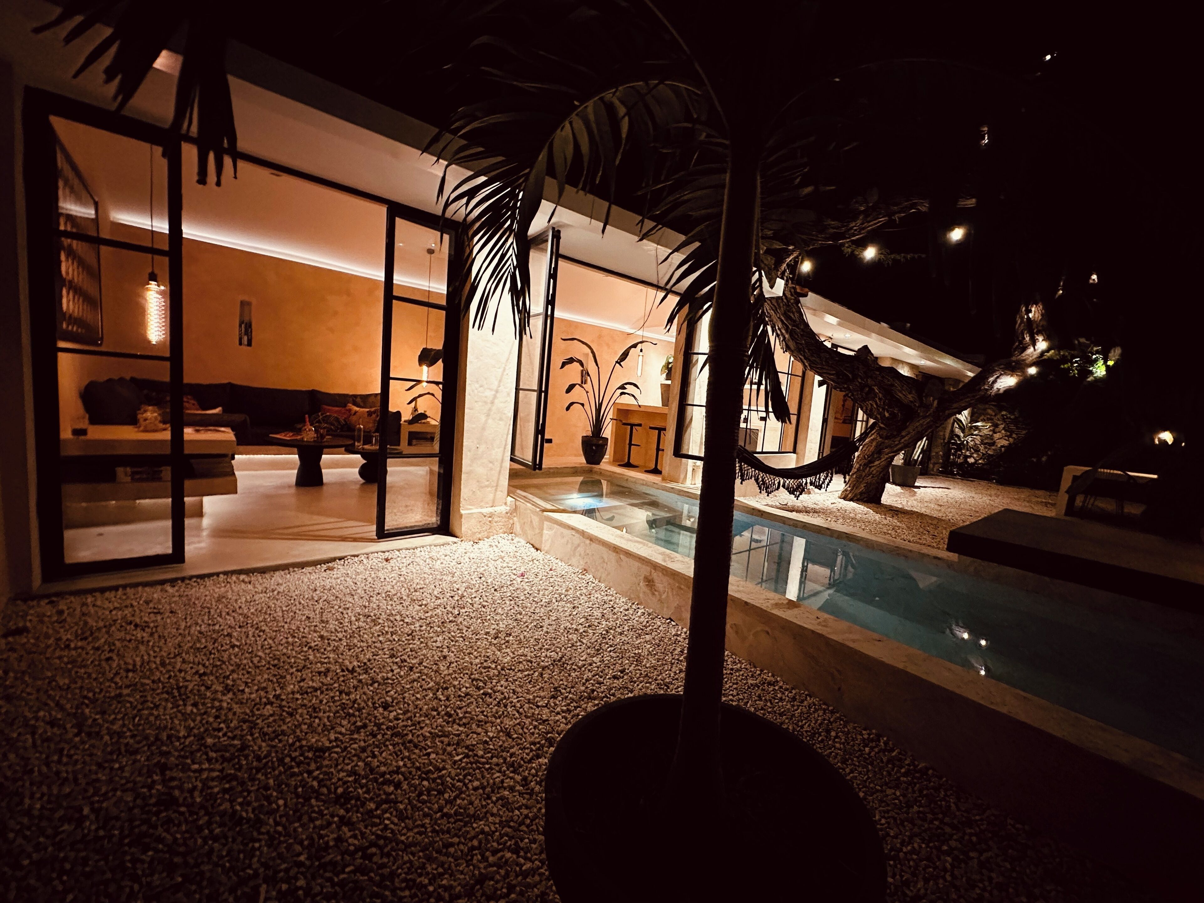 Piscine couverte, piscine extérieure