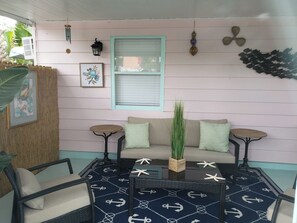 Interior - Antique Row Bungalow.  Central, Comfy, Private Near Downtown, Beaches, & Parks. (West Palm Beach)