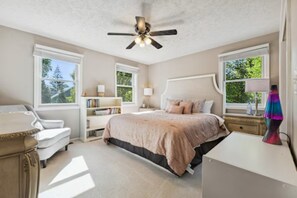 5 bedrooms, desk, free WiFi, bed sheets - Hoosier Estate - Steps to IU (Bloomington)