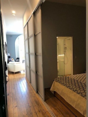 1 chambre, fer et planche à repasser, Wi-Fi, draps fournis