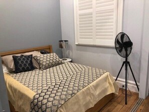 1 chambre, fer et planche à repasser, Wi-Fi, draps fournis