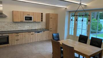 Refrigerador, microondas, parrilla de estufa y lavavajillas