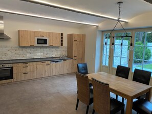 Refrigerador, microondas, parrilla de estufa y lavavajillas