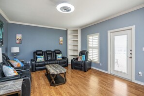 Townhouse, Beberapa Tempat Tidur, balkon, pemandangan kebun (Padre Island Breeze) | Area keluarga
