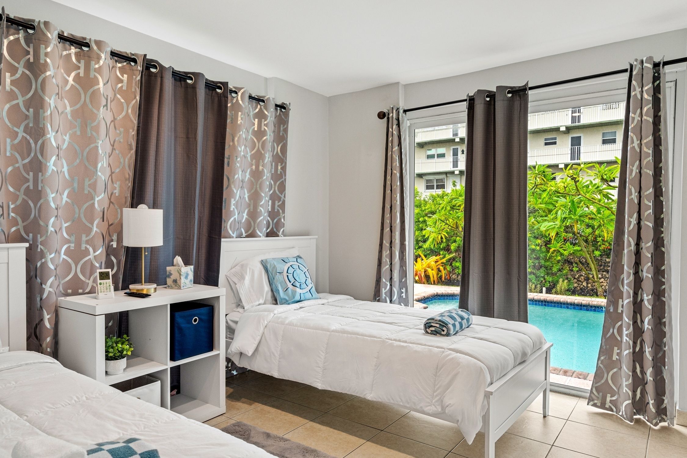 4 habitaciones, tabla de planchar con plancha, cuna de viaje y wifi 