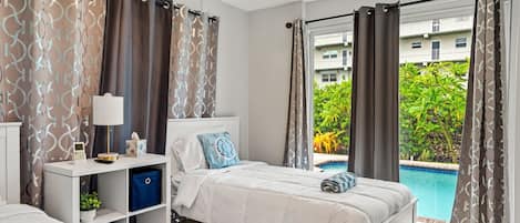 4 habitaciones, tabla de planchar con plancha, cuna de viaje y wifi