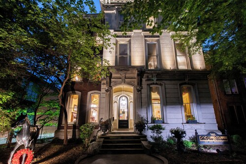 DuPont Mansion Bed & Breakfast