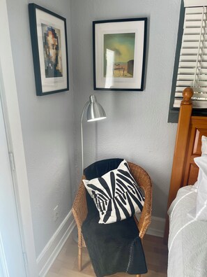 1 bedroom, iron/ironing board, WiFi, bed sheets - Cozy studio in delightful Tampa with AC, WiFi (Tampa)