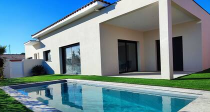 VILLA REVA avec piscine ,entre terre et mer