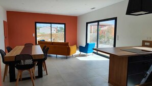 Interior - VILLA REVA with swimming pool, between land and sea (Nézignan-l'Évêque)