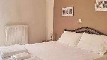 Comfort Double or Twin Room, Mountain View | 1 bedroom, hypo-allergenic bedding, individually decorated