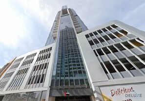 Exterior - Majestic Studio Apartment in Regina Tower, Jumeirah Village Circle by Deluxe Holiday Homes (Dubai)