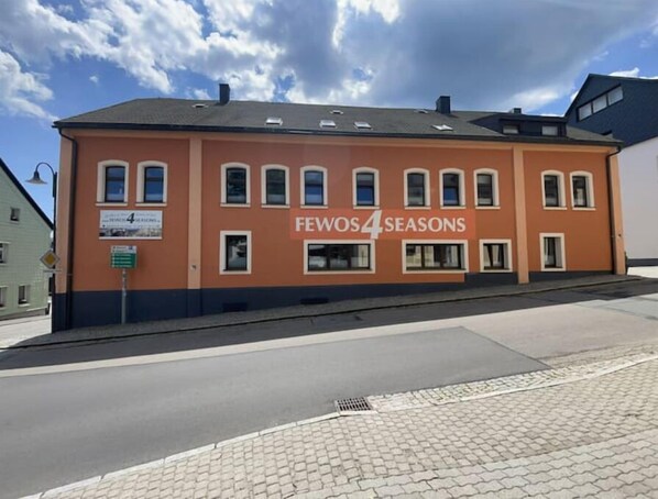 Esterni