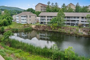 Apartment, Mehrere Betten, Balkon (Pondside Paradise Retreat) | Aussenbereich