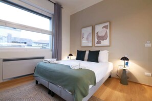 2 bedrooms, iron/ironing board, free WiFi