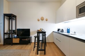 Kühlschrank, Ofen, Herdplatte, Geschirrspüler