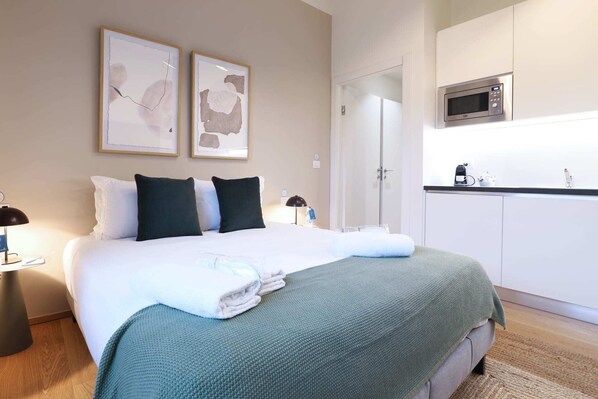 Bügeleisen/Bügelbrett, kostenloses WLAN, Bettwäsche