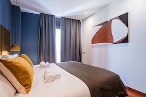 3 bedrooms, iron/ironing board, free WiFi, bed sheets - Sweett | Roma 2A - Three Bedroom Apartment, Sleeps 6 (Barcelona)