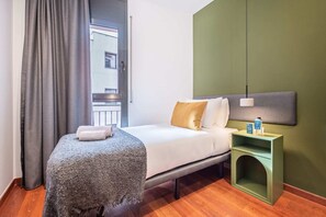 4 habitaciones, tabla de planchar con plancha y wifi gratis