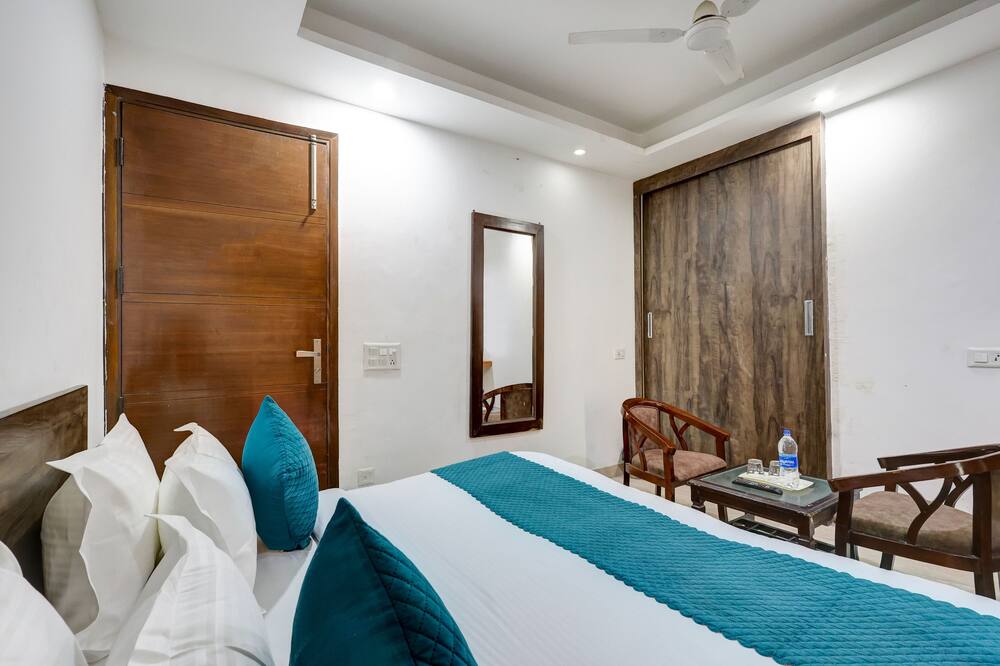 Mauryan Elite Hotel Qutab Minar Metro Station