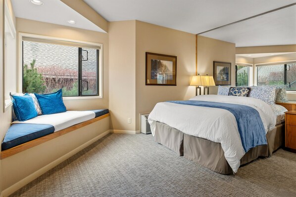 Studio Suite, 1 Queen Bed (RiverView Hideaway) - Riverview Hideaway (Bend)