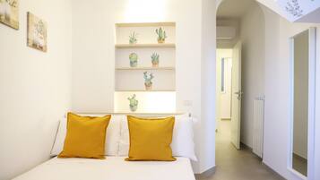 Apartment, Bay View | 2 bedrooms, iron/ironing board, free WiFi