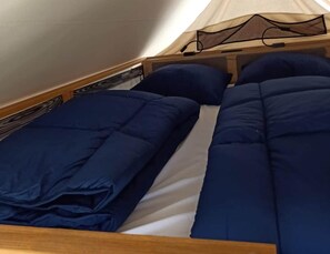 Tent | 2 bedrooms, individually furnished, bed sheets - Safari Tent With Bathroom, 9 km From Maastricht (Berg en Terblijt)