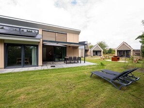 House | Outdoor dining - Villa in Breskens Near the Beach (Breskens)
