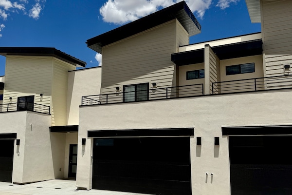 Welcome to White Pocket Panorama!