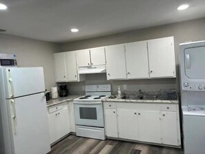 Fridge, dining tables - Home Ideal for Workers & Travelers A&A Apartments (Progreso)