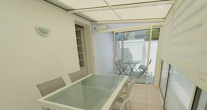 BRITTANY Small house in the village of PLEUBIAN 1.2 km from the sea