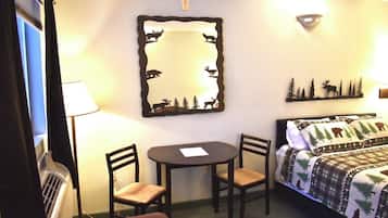 1 bedroom, desk, free WiFi, bed sheets