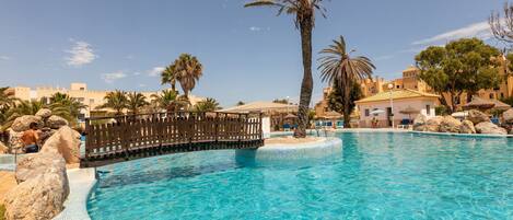 Apartment | Pool | Outdoor pool