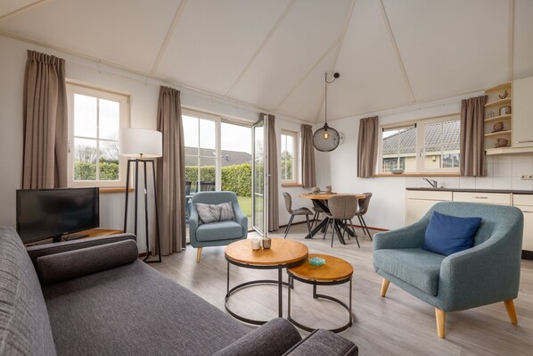 House | Living room - Bungalow in Veluwe With Sauna & Nature Views (Putten)