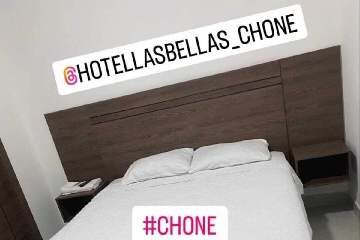 Standaard kamer, balkon, uitzicht op stad | Een bureau, een laptopwerkplek, gratis wifi