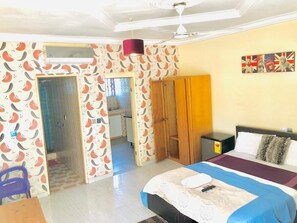 Free WiFi - Traveller beach lodge (Elmina)