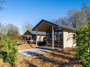 Chalet | Exterior - Tiny House by Lake Veluwe With Water Sports (Biddinghuizen)